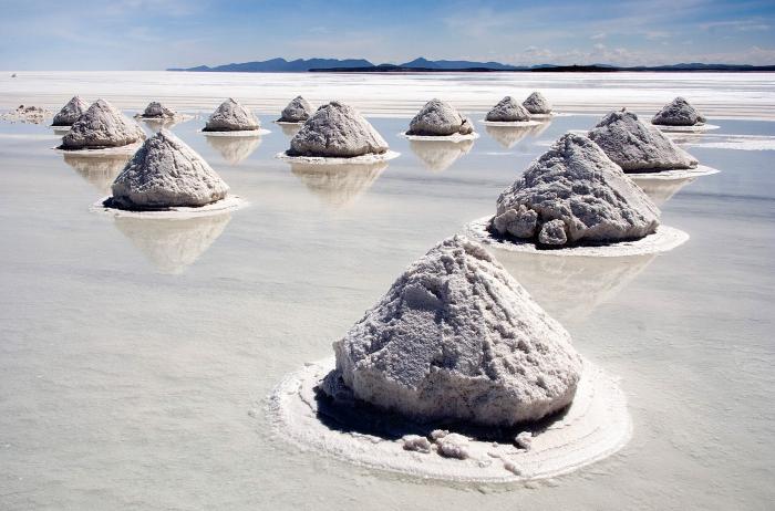 Bolivian salt flats (photo by Luca Galuzzi)