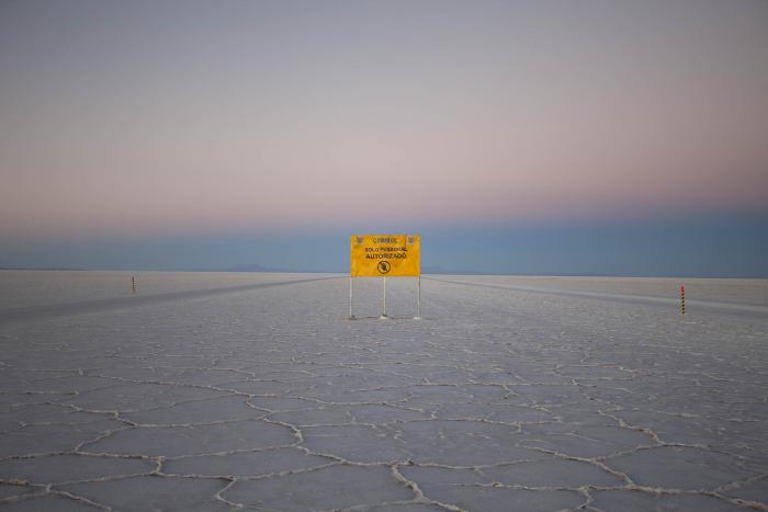 Salt lake in Uyuni, Bolivia (photo by Omar Pimienta)